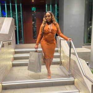 Elegant Rust Midi Dress